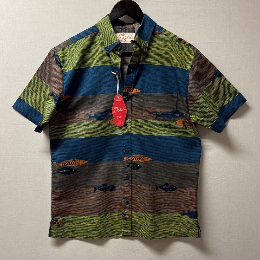 Kahala Men's Blue and Green Fish Print Shirt